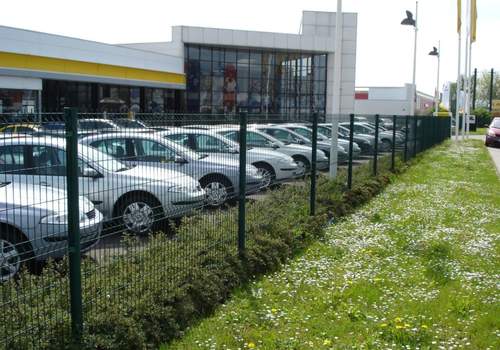 Ограждение парковки парковки автосалонов в Березниках